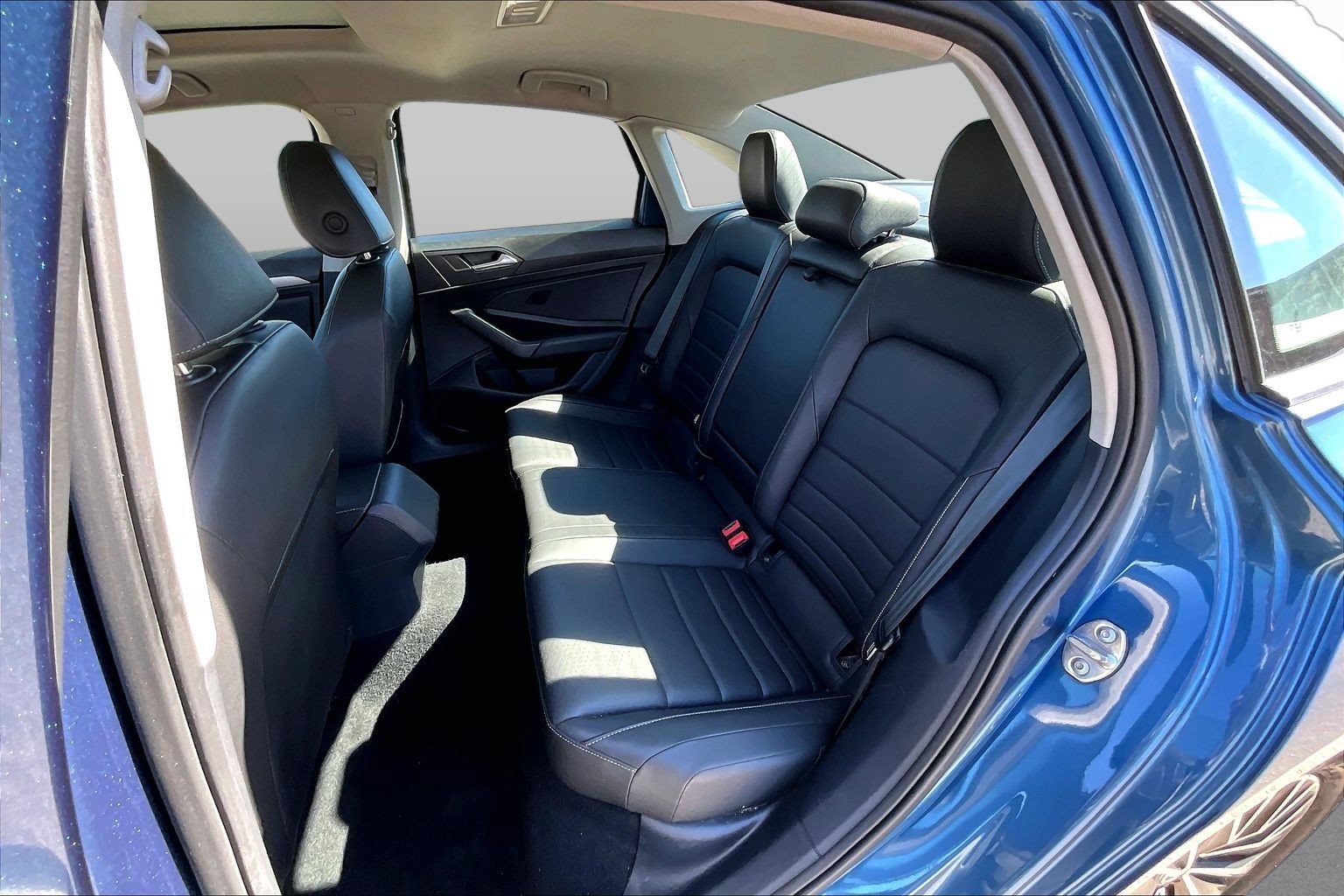 Used 2021 Volkswagen Jetta SE FWD image 25