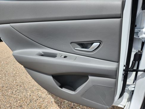 New 2025 Hyundai Elantra Sport image 13