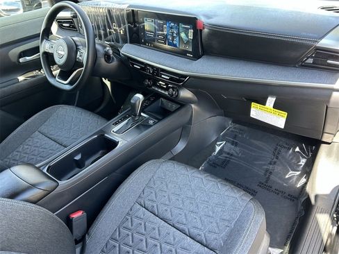 New 2026 Nissan Kicks SV image 10
