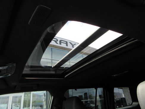 Used 2024 Lexus GX 550 AWD/4WD image 17