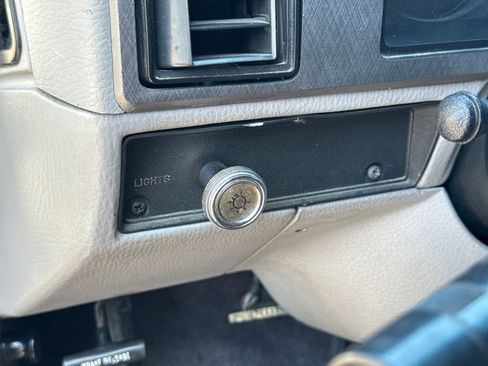 Used 1995 GMC G2500 Vandura RWD image 18