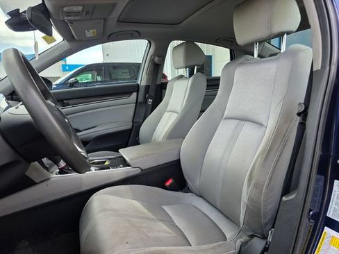 Used 2018 Honda Accord EX image 11