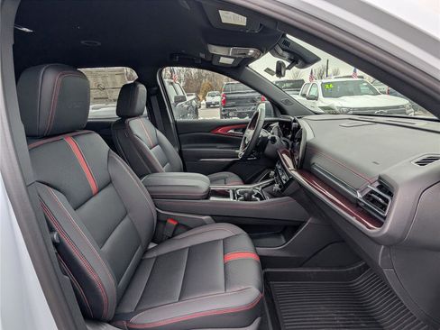 New 2026 Chevrolet Traverse RS w/ LPO, Floor Liner Package image 6