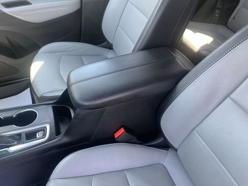 Used 2020 Chevrolet Equinox Premier image 20