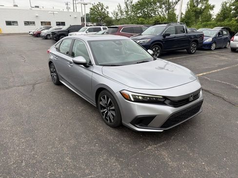 Used 2023 Honda Civic EX image 4