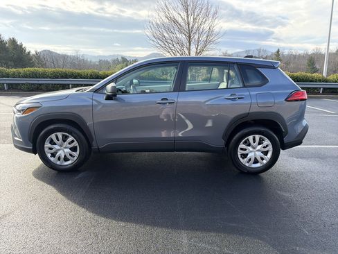 Certified 2024 Toyota Corolla Cross L image 7