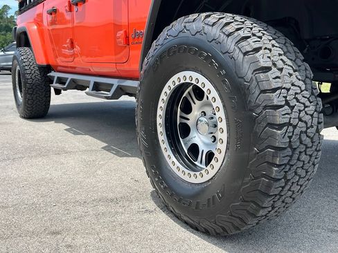 Used 2020 Jeep Gladiator Rubicon AWD/4WD image 16