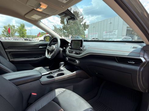 Used 2022 Nissan Altima 2.5 SR FWD image 13