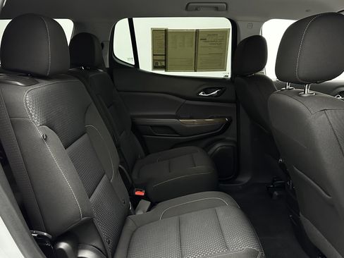 Used 2023 GMC Acadia SLE w/ Driver Convenience Package image 32