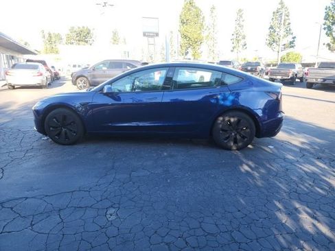 Used 2024 Tesla Model 3 Standard Range image 4