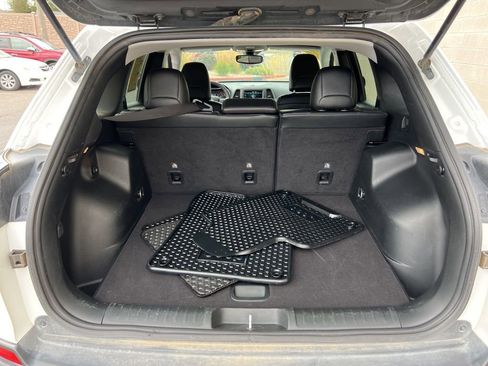 Certified 2022 Jeep Cherokee Latitude w/ Trailer Tow Group image 26