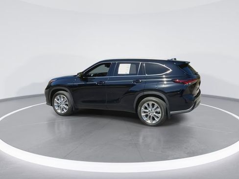Used 2026 Toyota Highlander Limited AWD/4WD image 7