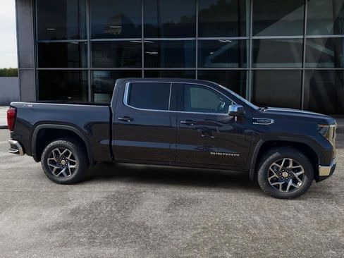 New 2026 GMC Sierra 1500 SLE image 8
