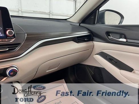 Used 2025 Nissan Altima 2.5 SV image 36