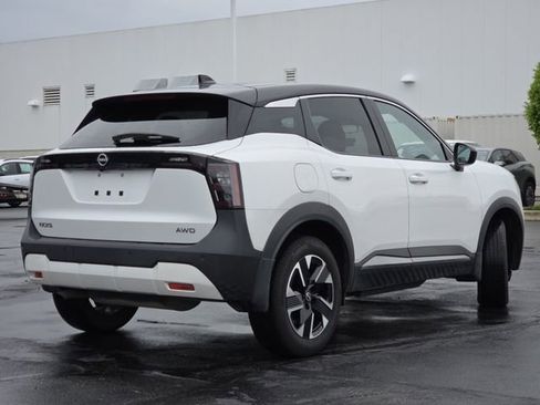 Used 2025 Nissan Kicks SV AWD/4WD image 17