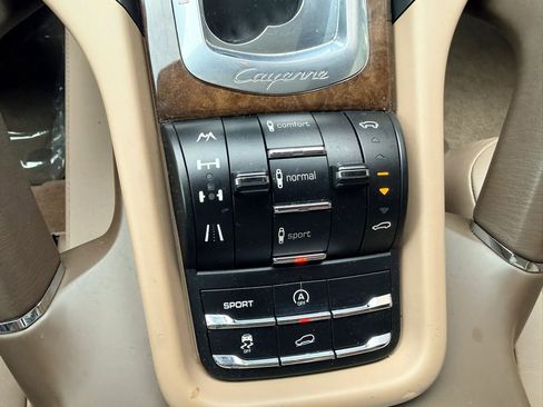 Used 2013 Porsche Cayenne S AWD/4WD image 16