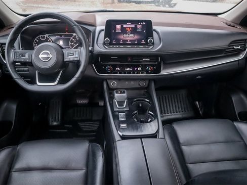 Used 2022 Nissan Rogue SV w/ SV Premium Package image 22