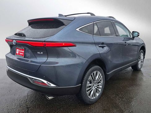 Certified 2024 Toyota Venza XLE image 3