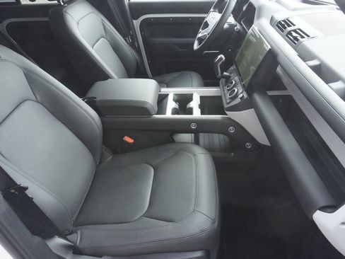 New 2026 Land Rover Defender 110 X-Dynamic SE image 23