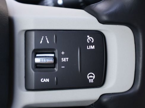 Certified 2022 Land Rover Defender 110 X-Dynamic SE AWD/4WD image 17