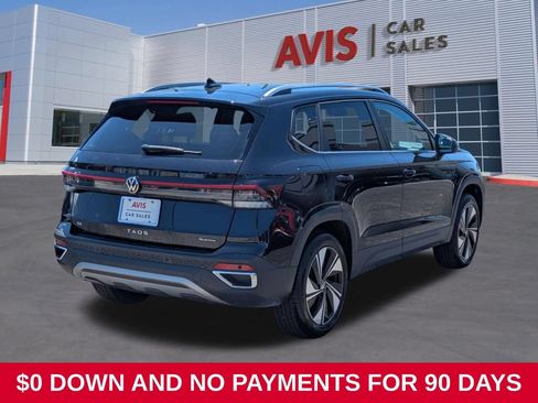 Used 2025 Volkswagen Taos SE AWD/4WD image 6