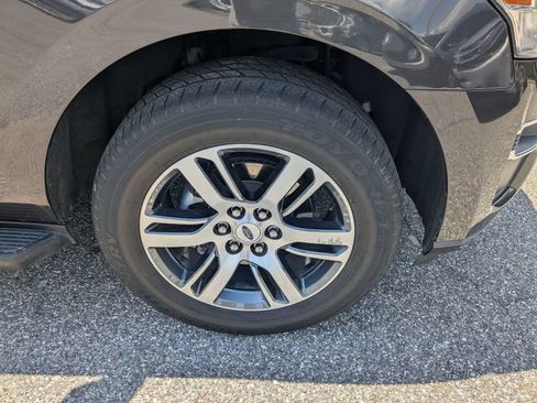 Used 2024 Ford Expedition Limited RWD image 11