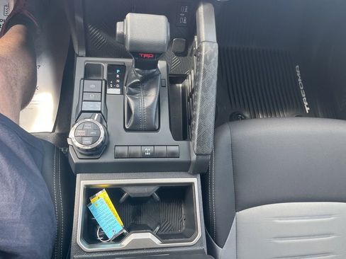 Used 2025 Toyota Tacoma TRD Off-Road image 27