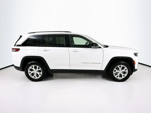 Used 2024 Jeep Grand Cherokee Limited w/ Luxury Tech Group II AWD/4WD image 9