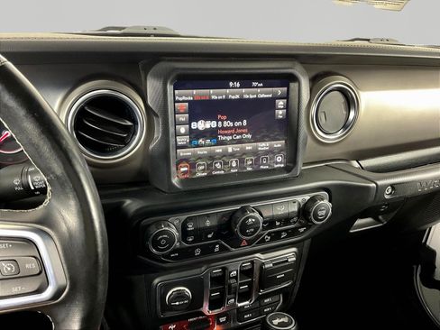 Used 2020 Jeep Wrangler Unlimited Rubicon AWD/4WD image 9