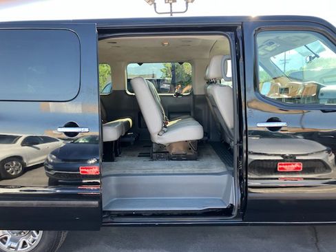 Used 2016 Nissan NV 3500 SL image 5