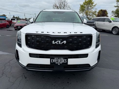 Used 2022 Kia Telluride EX w/ EX Premium Package image 2