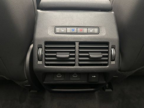 Used 2025 Land Rover Discovery Sport S image 24