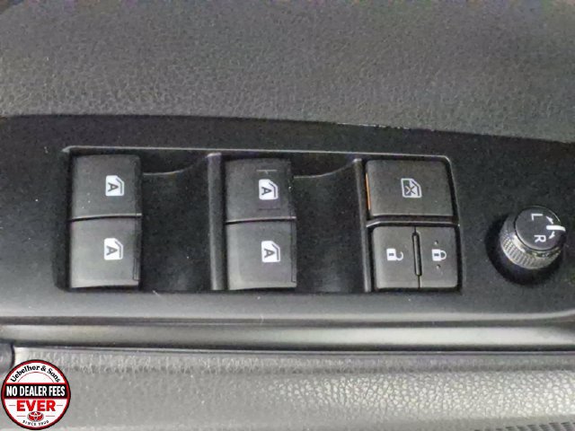 Used 2020 Toyota Camry SE FWD image 16