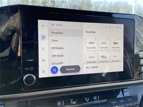 Used 2025 Toyota Camry SE image 27