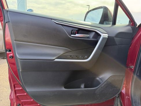 Used 2024 Toyota RAV4 XLE w/ Convenience Package image 31