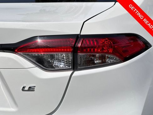 Used 2021 Toyota Corolla LE image 26