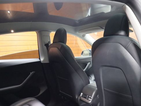 Used 2022 Tesla Model Y Long Range AWD/4WD image 58