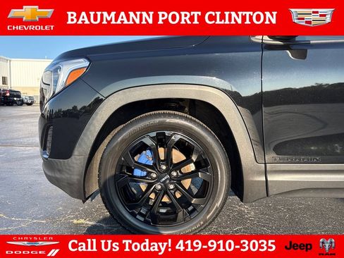 Used 2021 GMC Terrain SLE w/ Driver Convenience Package FWD image 28