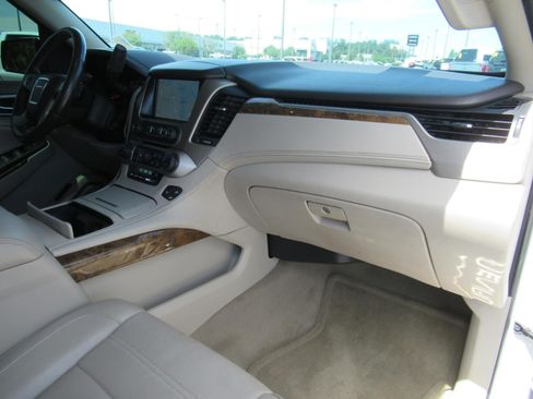 Used 2015 GMC Yukon Denali w/ Premium Package RWD image 11