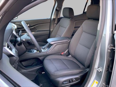 Used 2023 GMC Acadia SLE w/ Driver Convenience Package FWD image 8