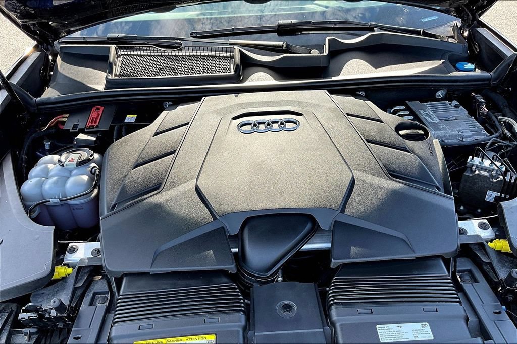 Used 2019 Audi Q8 Prestige w/ Adaptive Chassis Package AWD/4WD image 30