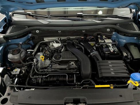 Used 2025 Volkswagen Taos SE image 28