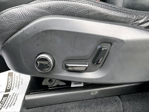 Used 2020 Volvo XC90 T6 Momentum w/ Protection Package Premier image 35