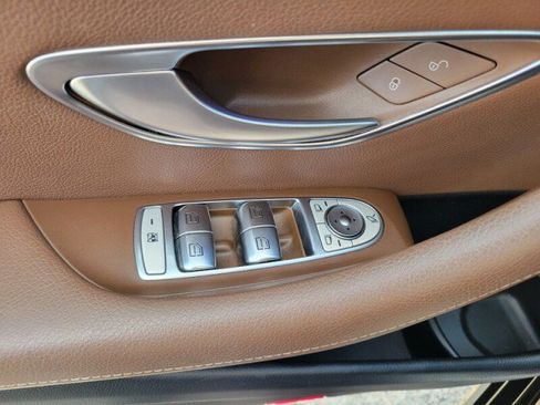 Used 2018 Mercedes-Benz E 400 4MATIC Sedan image 14