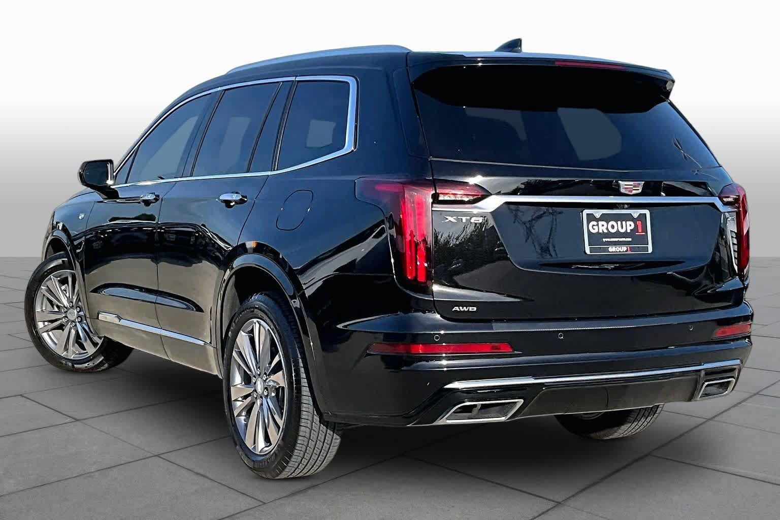 Used 2025 Cadillac XT6 Premium Luxury AWD/4WD image 11