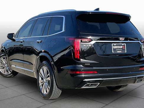 Used 2025 Cadillac XT6 Premium Luxury AWD/4WD image 11