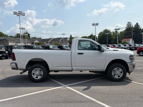 New 2026 RAM 2500 Tradesman w/ Chrome Appearance Group AWD/4WD image 7