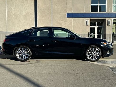 Certified 2026 Acura Integra Base image 3