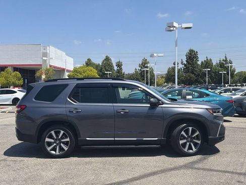 Used 2024 Honda Pilot Elite image 3