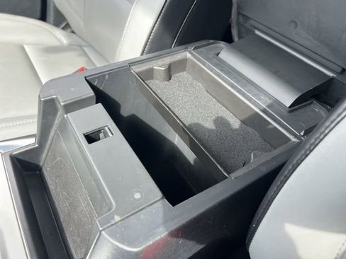 Certified 2021 Ford Explorer XLT w/ Equipment Group 202A image 16